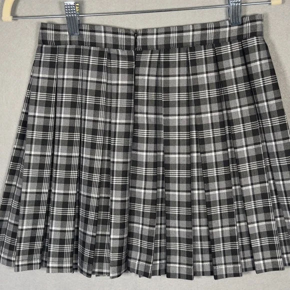Plaid Pleated Mini Skirt in Black & Gray - Picture 2 of 10